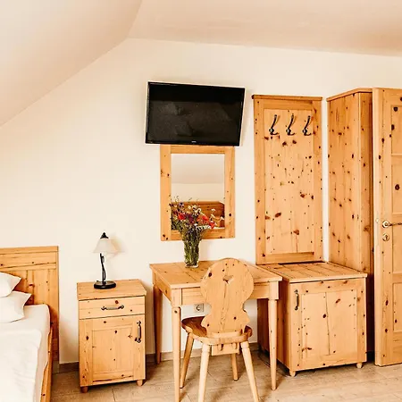 Kakukk Vendeglo Panzio 4* Bánd