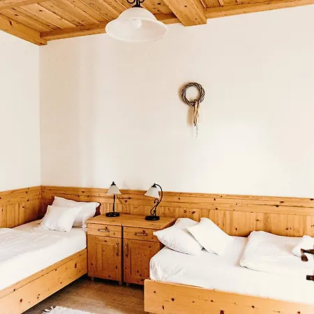 Bed & Breakfast Kakukk Vendeglo Panzio Band