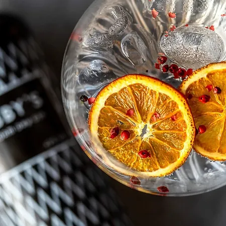 Alojamento de Acomodação e Pequeno-almoço Kakukk Vendéglő Panzió