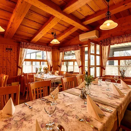 Kakukk Vendeglo Panzio Oda ve Kahvaltı