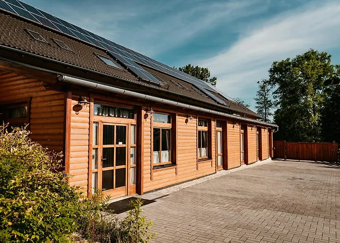 לינה וארוחת בוקר Kakukk Vendeglo Panzio 4*