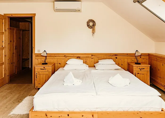 Kakukk Vendeglo Panzio Bánd