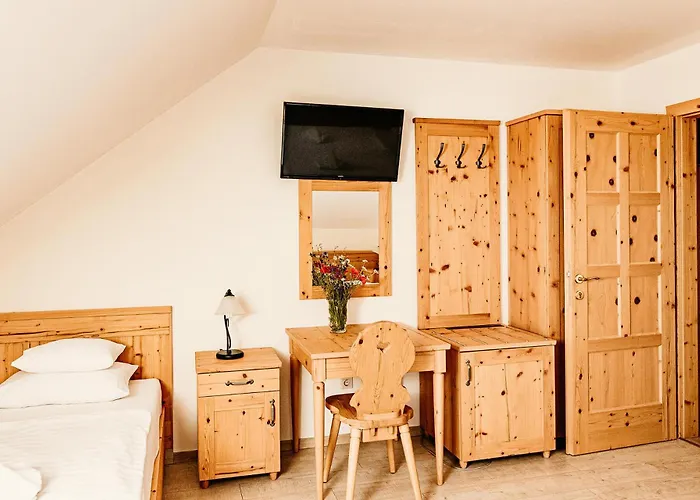 Kakukk Vendeglo Panzio 4* Bánd