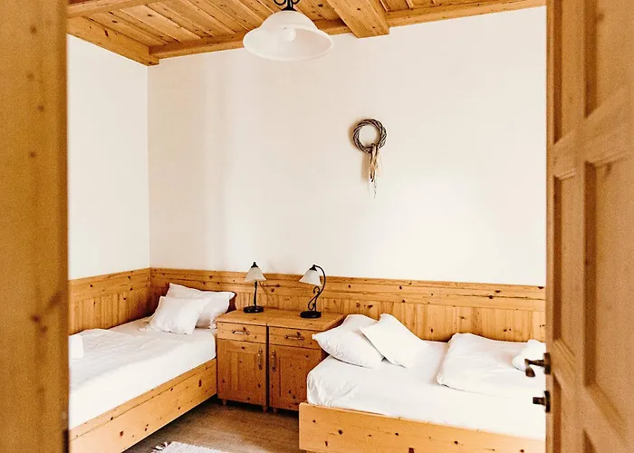 Bed and Breakfast Kakukk Vendeglo Panzio Bánd