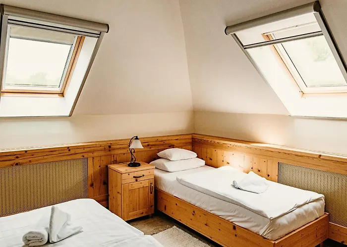 Kakukk Vendeglo Panzio Bánd