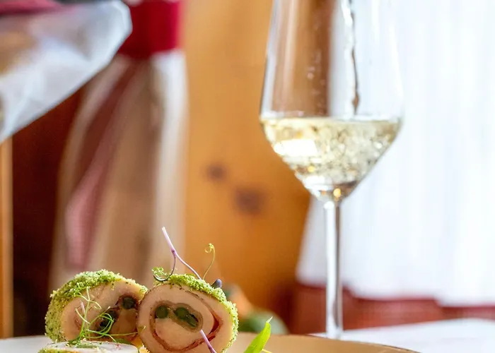 Kakukk Vendeglo Panzio 4* Bánd