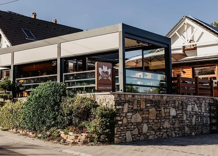 Kakukk Vendeglo Panzio לינה וארוחת בוקר Bánd